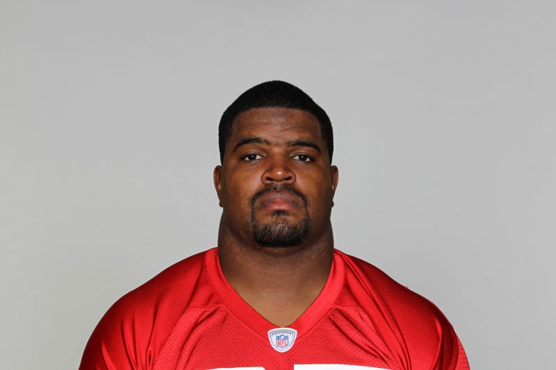 South Carolina DL coach Travian Robertson involved in car accident