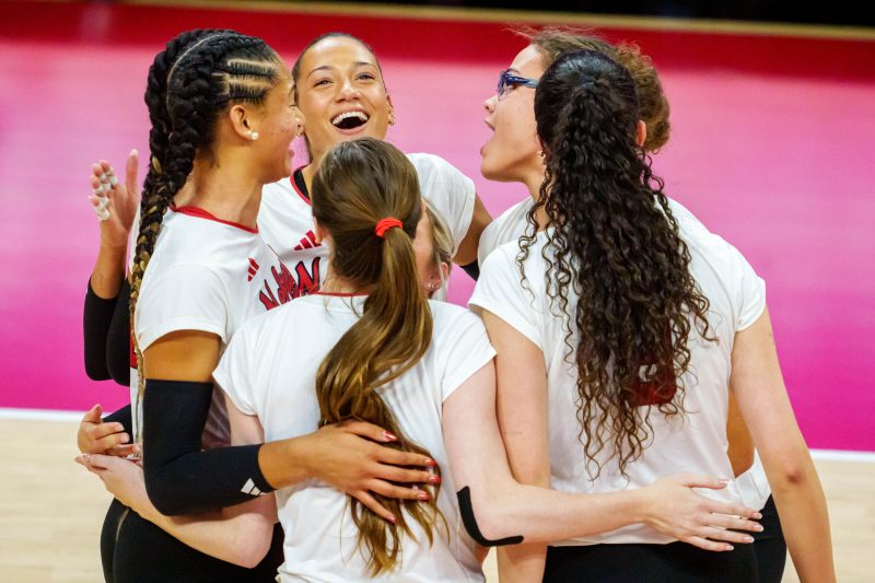 Nebraska volleyball sweeps Kansas in NCAA Sweet 16: Score, highlights