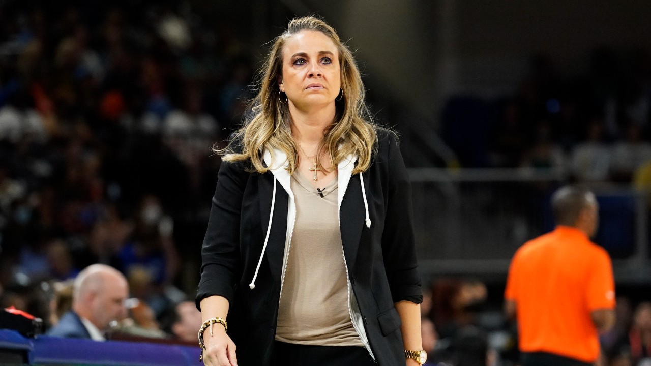 Aces coach Becky Hammon rips refs after loss: ‘Give me my fine’