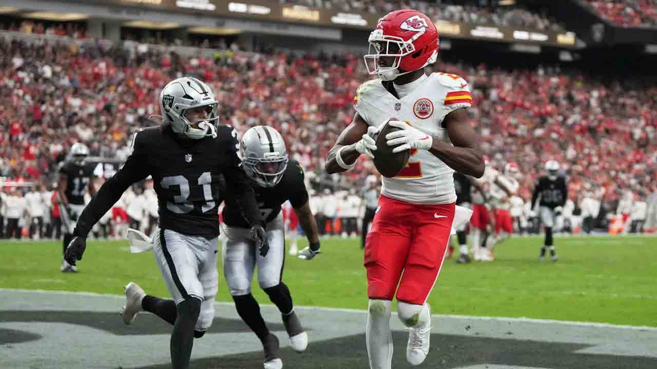 Chiefs beat Raiders, move to 4-0 behind Patrick Mahomes and Kenneth Walker III