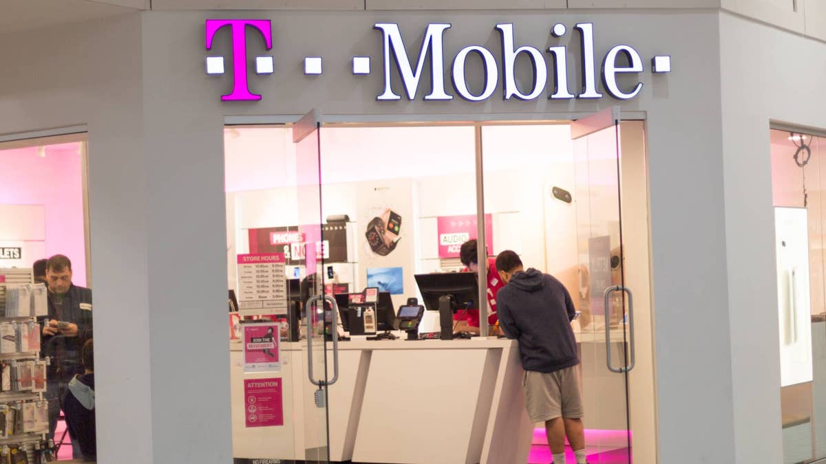 T-Mobile reduces a generous discount as customers see prices rise